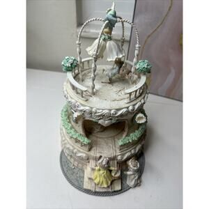 Enesco Wee Wedding Wishes Music Box Cake #569690 Used In Box See Pic For Damage